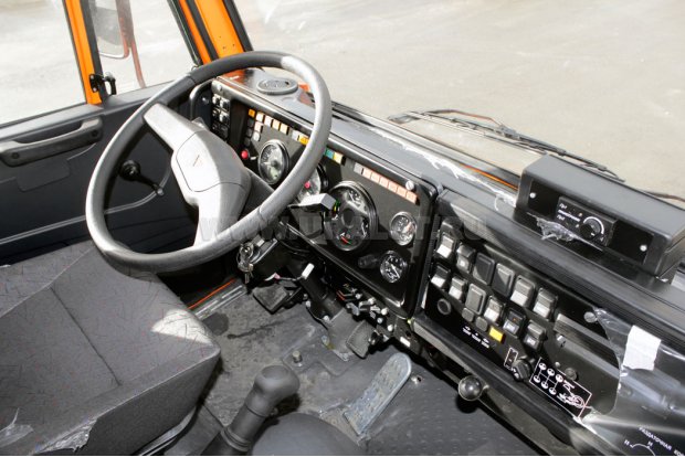 Приборная панель автомобиля Камаз 43114-1029-15
