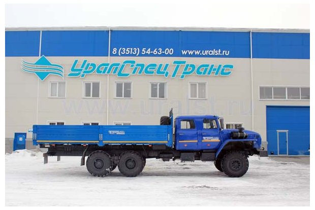 Бортовой автомобиль