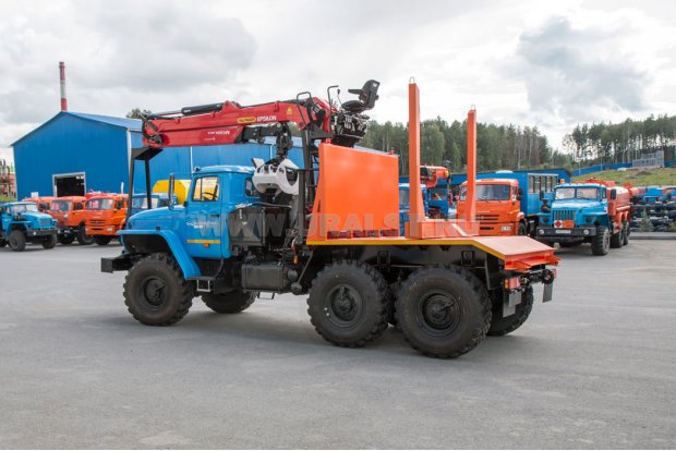 Лесовозный тягач УСТ-5453 с ГМ Epsilon M130L97