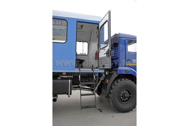 Двухсекционная раскладная лестница