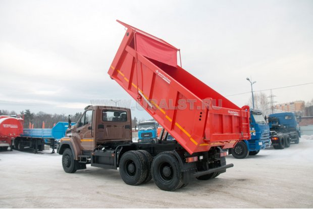 Самосвал Урал-NEXT 4320-72Е5 с задней разгрузкой