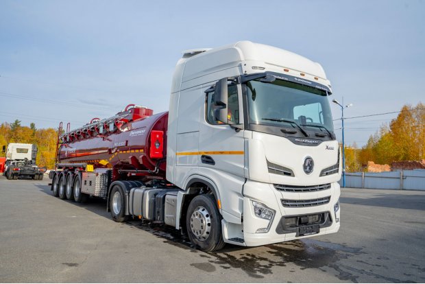 Полуприцеп цистерна для ГСМ ППЦ 32К-42ЛЛ-4НР SAF SEVEREST