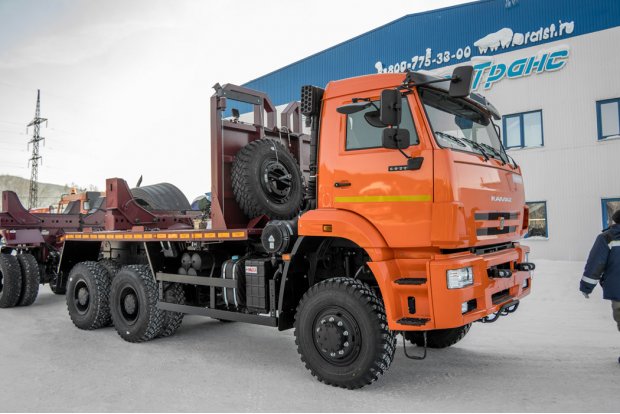 Плетевозный тягач ТПВ Камаз 6522-53