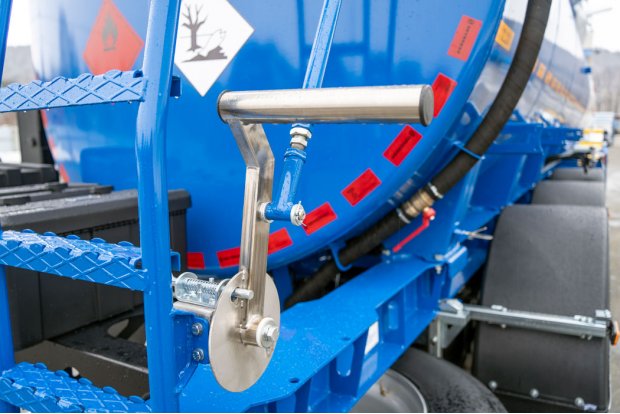 Подъем и опускание защитного ограждения