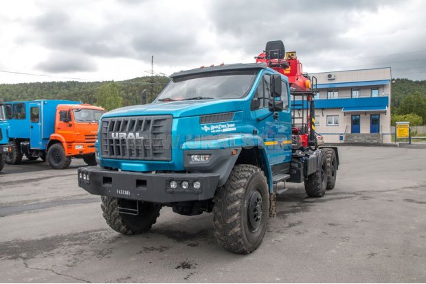 Седельный тягач с КМУ TAURUS 055А с буром УСТ 5453 Урал NEXT 4320-6981-74