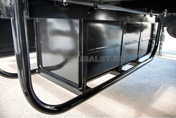 Топливный бак на 500 литров с погружным насосом (опция)