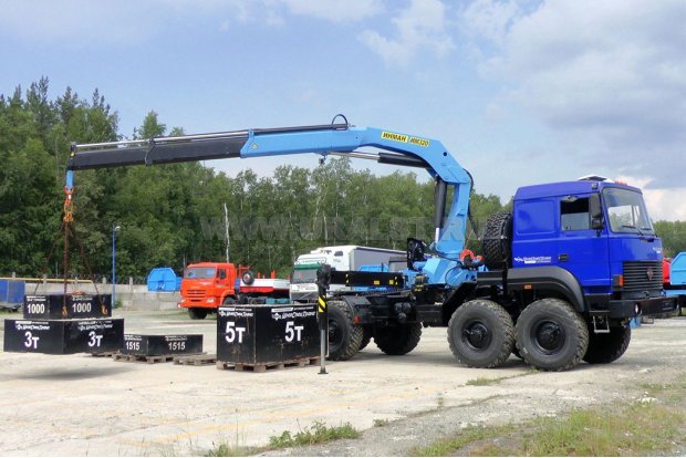 Тягач Урал 532362-70 с КМУ ИМ-320 УСТ-5453