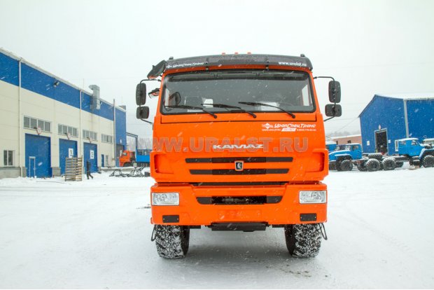 Седельный тягач с КМУ DongYang SS1956 УСТ 5453 Камаз-43118-50 сп.м