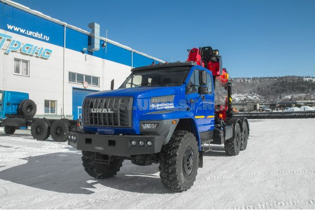  Седельный тягач с КМУ DongYang SS1956 УСТ 5453 Урал NEXT 4320-6981-74