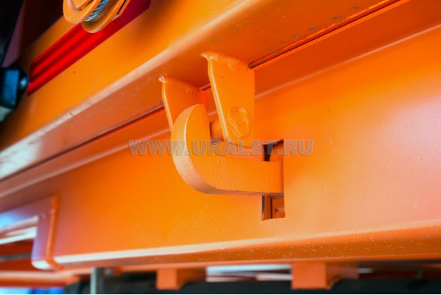 Запоры открывающихся бортов