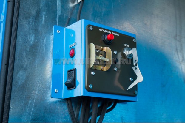 Пульт управления обогревом в насосном отсеке