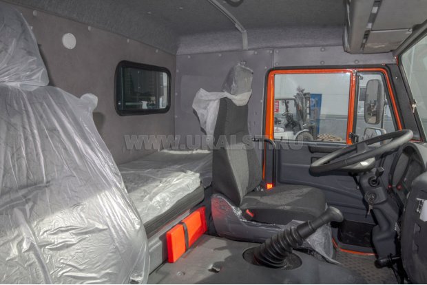 Спальное место в кабине водителя