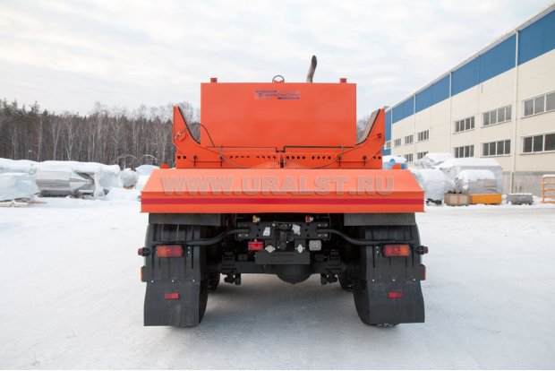 Трубоплетевозный тягач Камаз