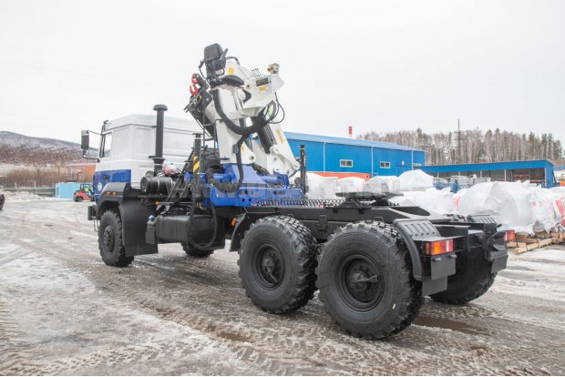 Седельный тягач УСТ-5453 Урал с КМУ ИМ-240