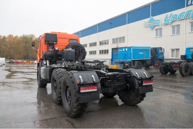 Седельный тягач Камаз 43118-50 со спальным местом УСТ-5453