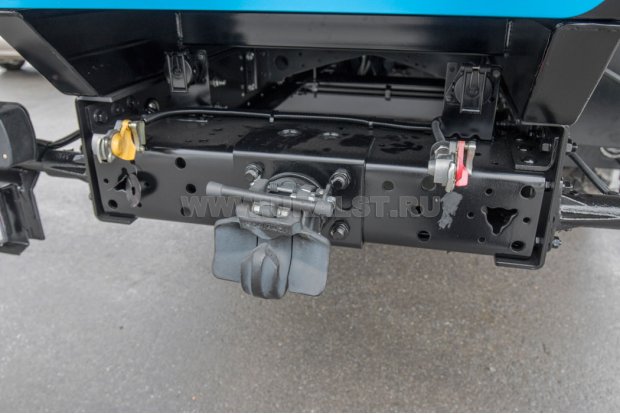 Заднее сцепное устройство