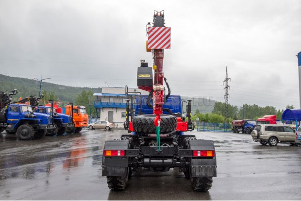 Седельный тягач с КМУ ИТ-150 (тросовый) УСТ 54532H Урал 44202-74 NEXT