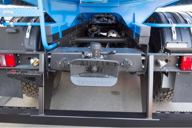 Заднее сцепное устройство