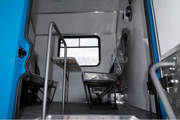 Вход в пассажирский отсек