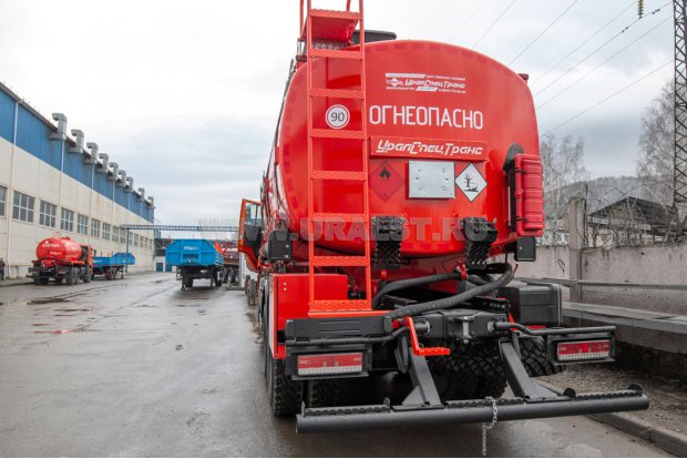 Лестница на площадку обслуживания цистерны