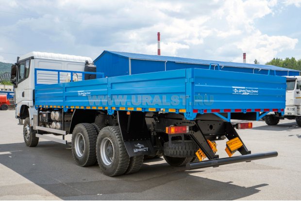 Бортовой контейнеровоз УСТ 5453 SHACMAN SX32586V385 6х6, база 4575мм