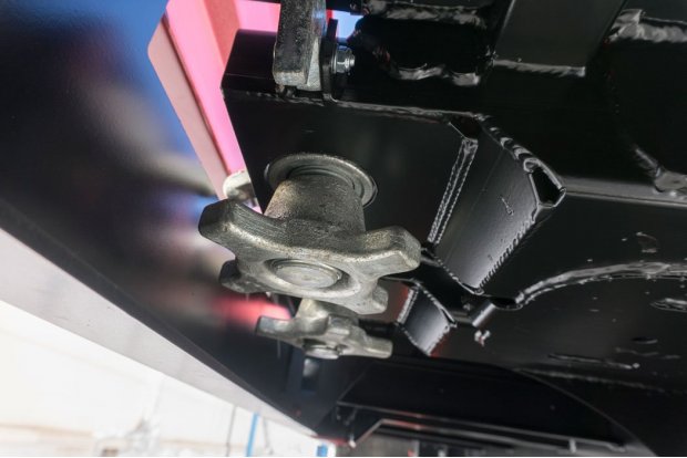 Фитинги для фиксации перевозимых контейнеров