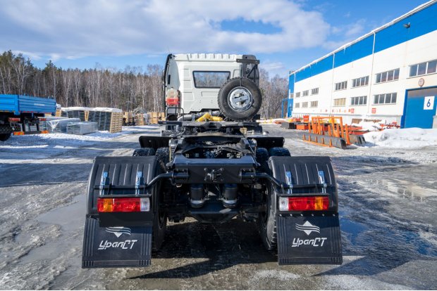 Седельный тягач УСТ 5453 FAW 3250 (6х6), КБ 3675, ССУ 1510 мм