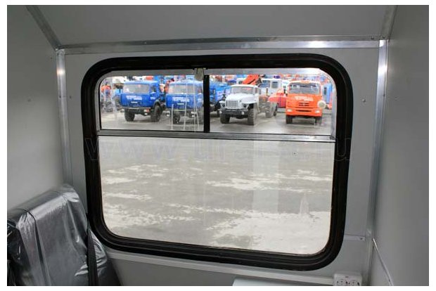 Фургон Урал АНРВ с КМУ