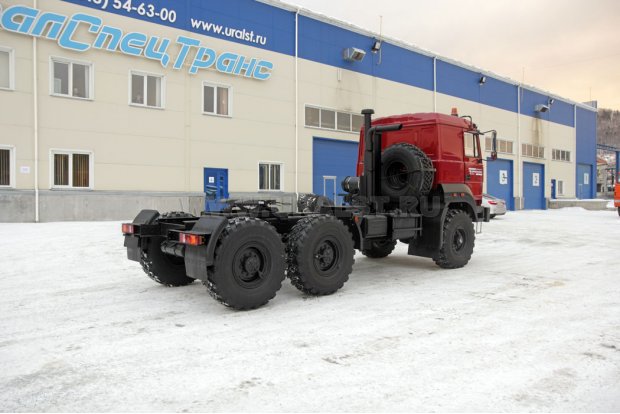 Седельный тягач Урал 44202-3511-82МА11 ЛВЖ