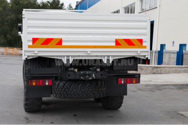 Бортовой автомобиль Камаз 43118-6012-46 с двигателем Cummins