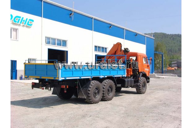 Бортовой автомобиль КамАЗ с КМУ-90