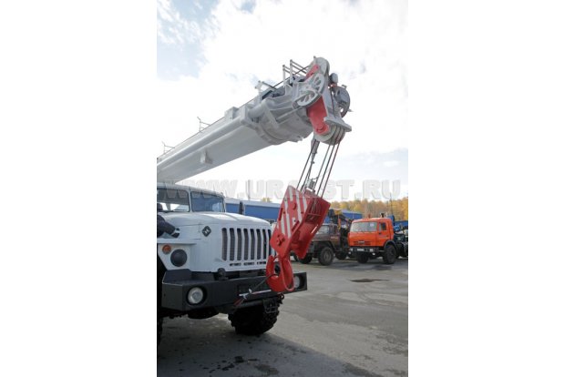Стрела автокрана Челябинец КС-55732