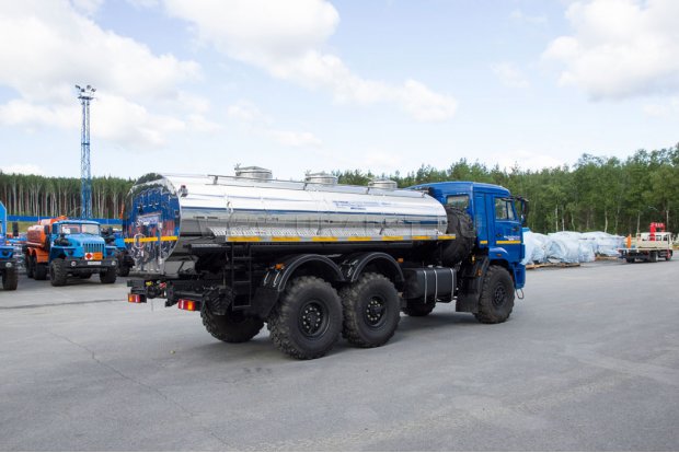 Автоцистерна для пищевых жидкостей АЦПТ-9,5