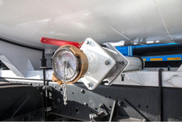 Сливной трубопровод цистерны