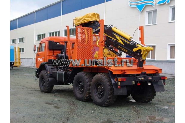 Лесовоз с гидроманипулятором