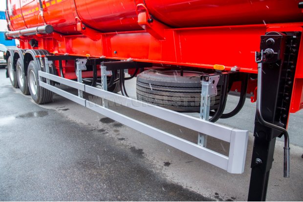 Боковая защита