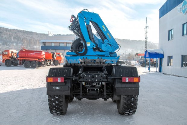Седельный тягач МАЗ 6425X9 с крано-манипуляторной установкой ИМ-240-04 УСТ