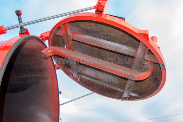 Открывающееся днище