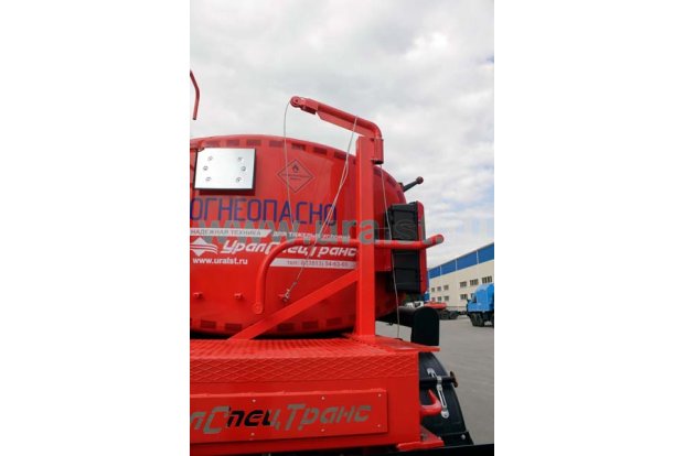 Держатель запасного колеса