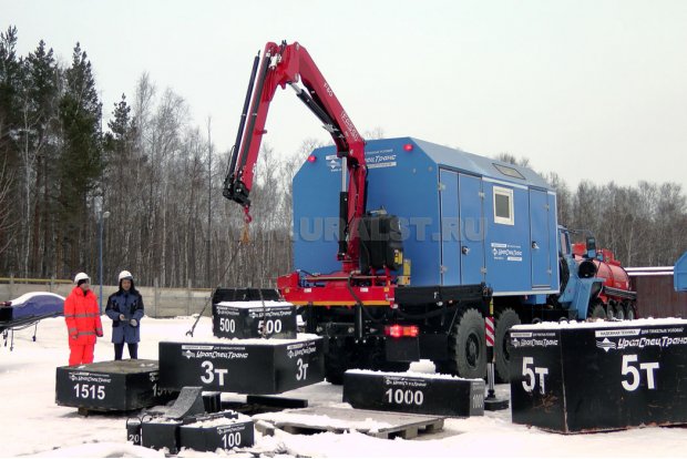 Маслостанция УСТ-5453 с КМУ Fassi F80 на шасси Урал 4320-60М