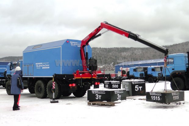 Маслостанция УСТ-5453 с КМУ Fassi F80 на шасси Урал 4320-60М