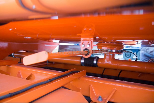 Пневматический донный клапан с механическим дублированнием