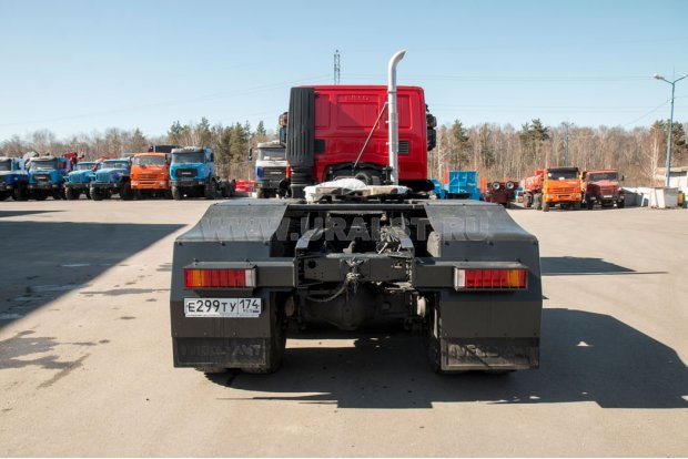 Седельный тягач IVECO-AMT 633911