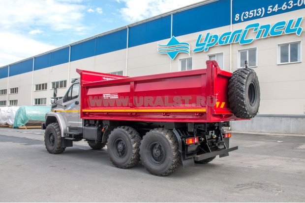 Самосвал Урал NEXT с трёхсторонней разгрузкой