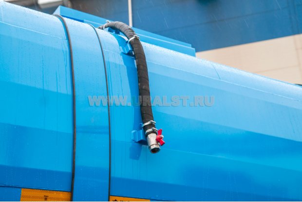 Слив из экологического короба