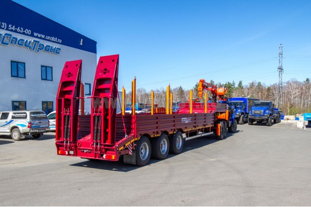 Полуприцеп тяжеловоз ППТ 26-32-9КБ SAF УСТ 946511, механические трапы