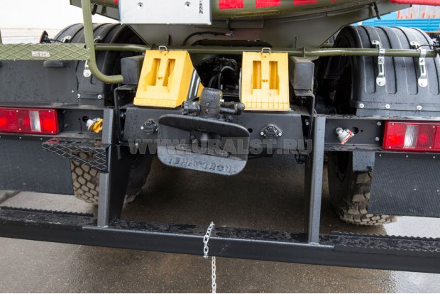 Заднее сцепное устройство