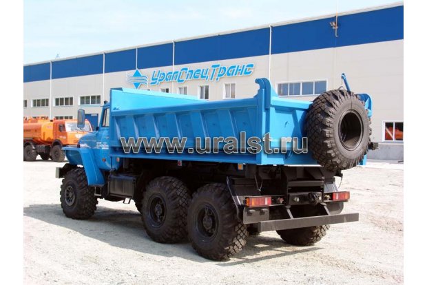 самосвал Урал