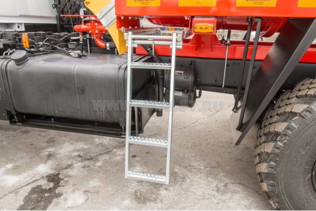 Выдвижная лестница