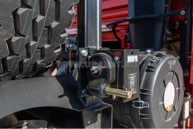 Лебедка запасного колеса